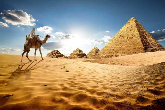 ピラミッド　エジプト